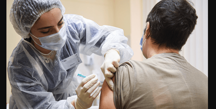 вакцинація, лікар, пацієнт, фото