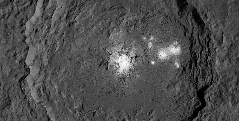 Кратер Оккатор, Церера