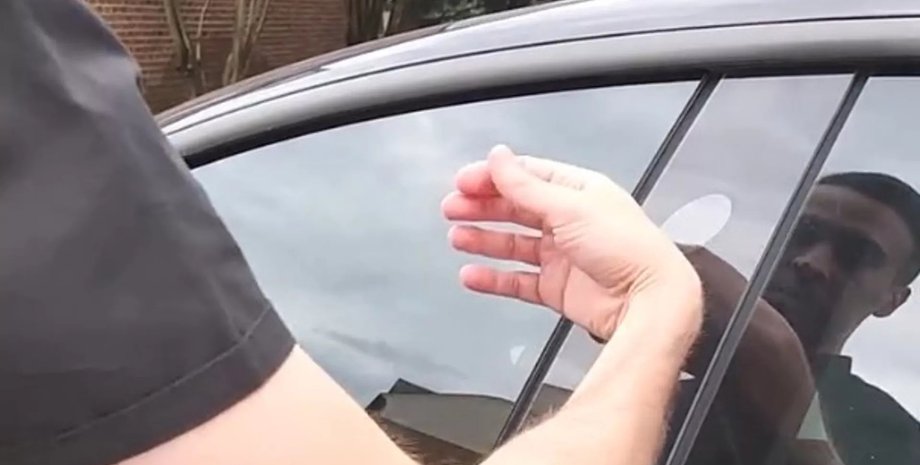 микрочип Тесла, чипирование, бесключевой доступ в авто, бесключевой доступ, доступ в авто со смартфона