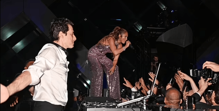 Дженніфер Лопес, концерт, ОАЕ, співачка