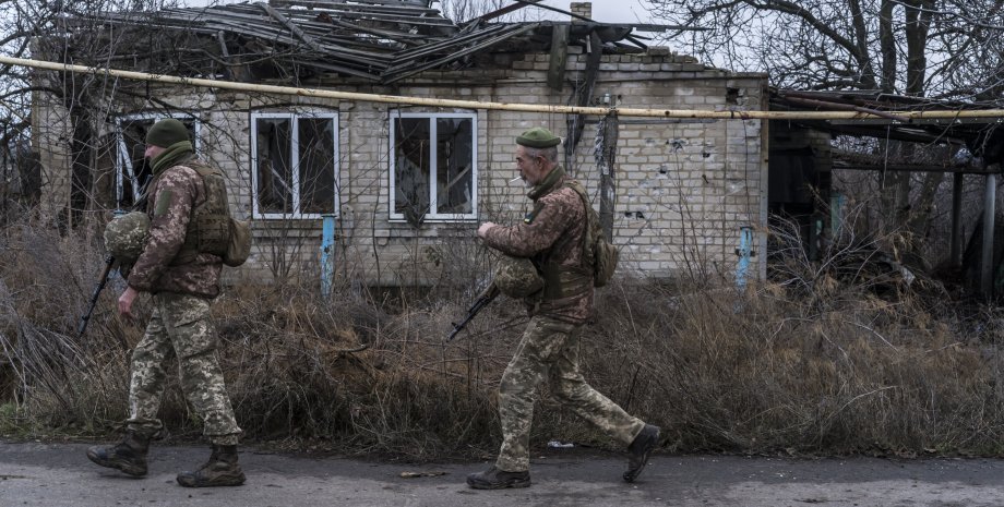 The capture of Marinka took place on a similar scenario with Bakhmut: whole stre...