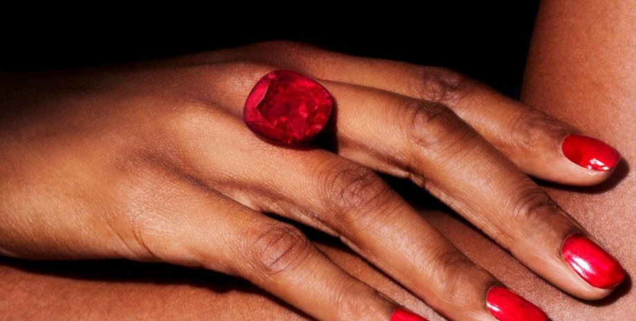 Estrela de Fura, Sotheby's, собіс, аукціон, рубін, мозамбік