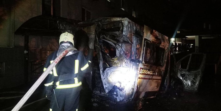 Взрыв скорой в Киеве, фото