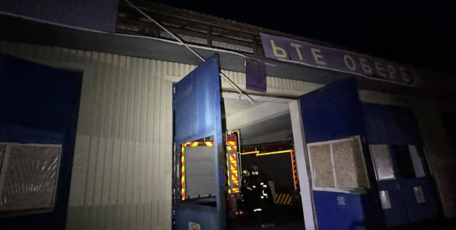 Последствия удара по Селидовому пожарная часть, пожарные, ГСЧС, обстрел Селидово