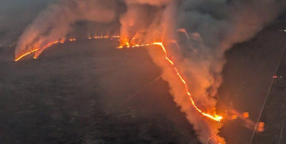 пожар во Флориде — огонь распространяется