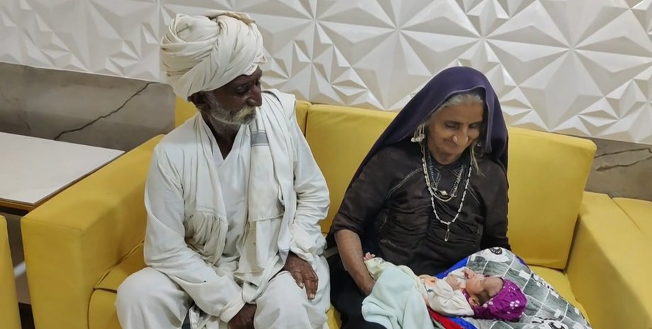 70 -летняя Дживунбен Рабари