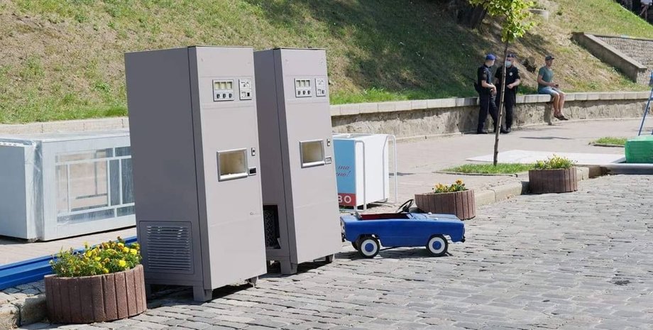 організатори про радянських предметах на алеї Героїв небесної сотні