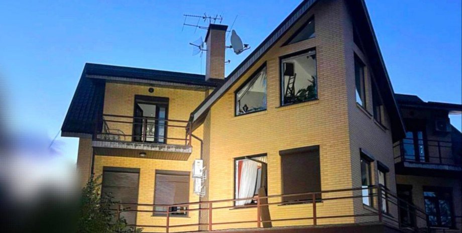 поврежденный дом, атака БпЛА, атака на киев 31 июля