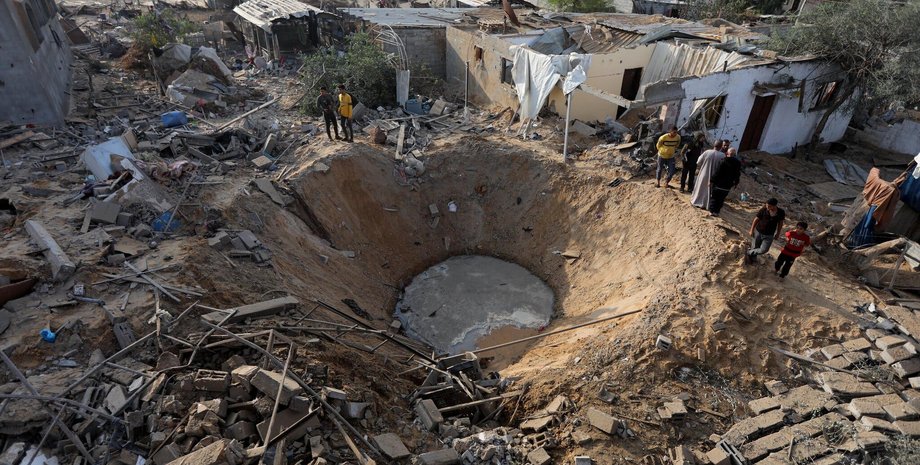 Последствия обстрела в Газе