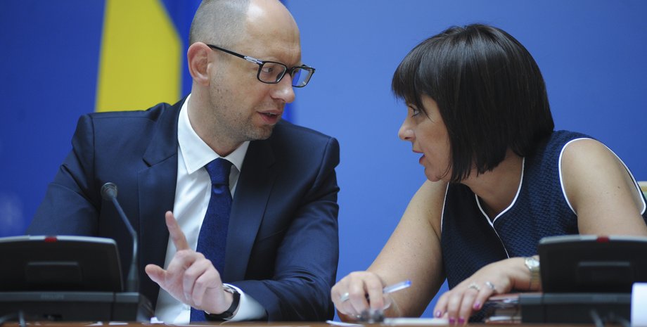 Премьер-министр Арсений Яценюк и министр финансов Наталья Яресько / Фото пресс-службы Кабмина
