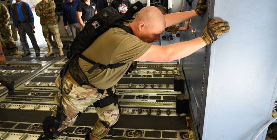 американський екзоскелет