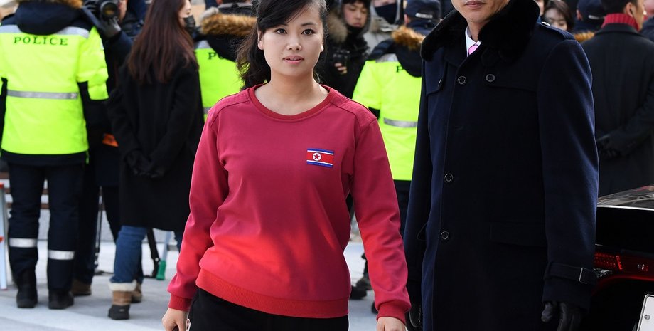 Хен Сон Воль, кндр, північна Корея, Кім Чен Ин коханка