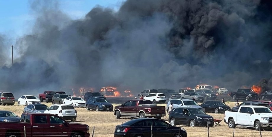 пожар в сша, пожар в авто, сгорело авто, сгорел автомобиль, масштабный пожар