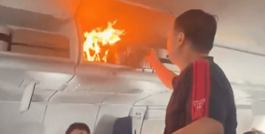 Пожар в самолете