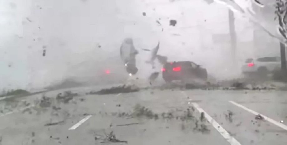 Торнадо, США, Флорида, Авто, Автомобили, Разрушения, Непогода, Видео, Безопасность, Ураган, Очевидцы