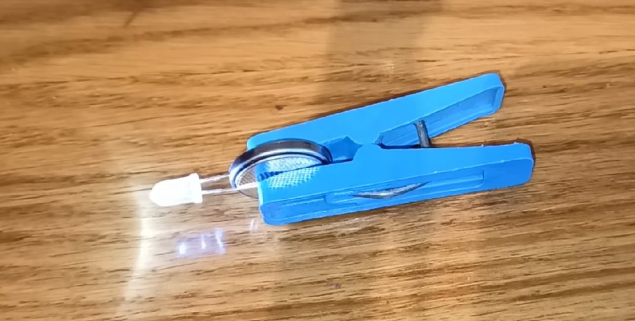 фонарик, светодиод, батарейка, батарейка-таблетка, круглая плоская батарейка