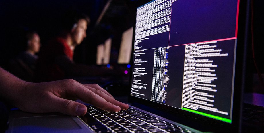 Хакерська атака, вторгнення Росії, війна України та Росії 2022