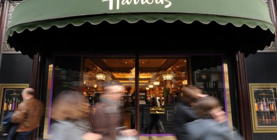 Иллюстративное фото универмага Harrods: Town and country.com
