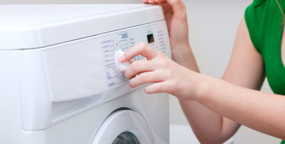 Австралийская семья нашла в стиральной машине живой сюрприз, это была одна из самых ядовитых в мире змей