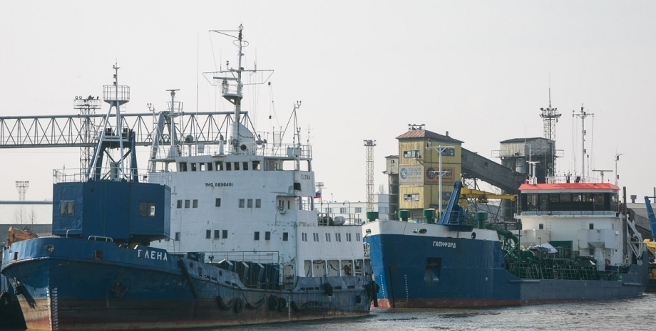 Російські риболовецькі траулери, нідерланди, порт емсхавен, не пустили росіян