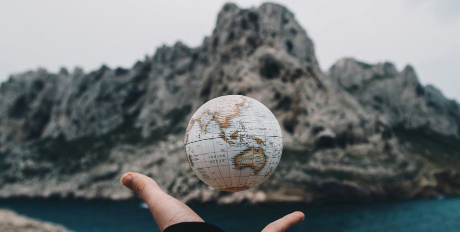 Поверхня Землі не має чітко визначеного центру