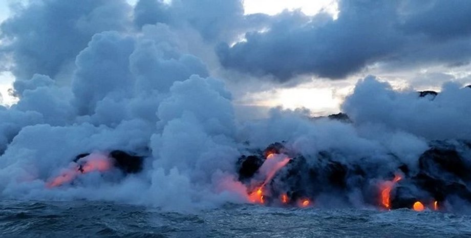 Быстро остывший базальт мог создать соленую смесь, которая помогла создать жизнь.