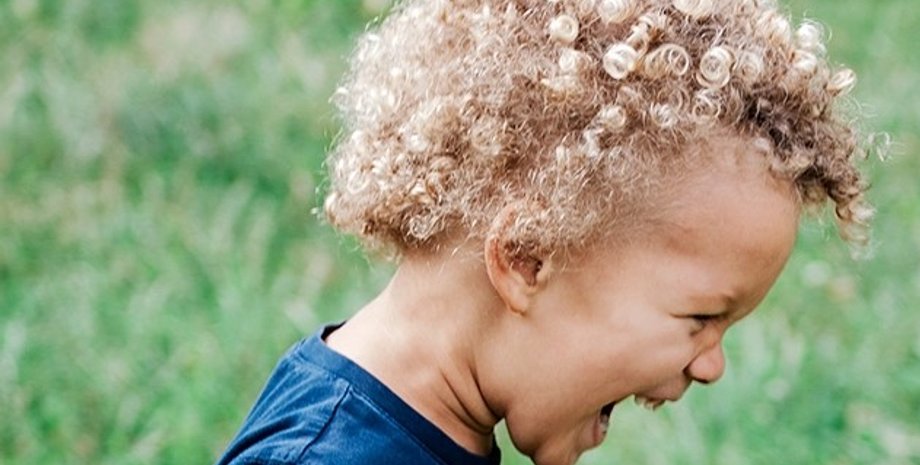 кудрявые волосы