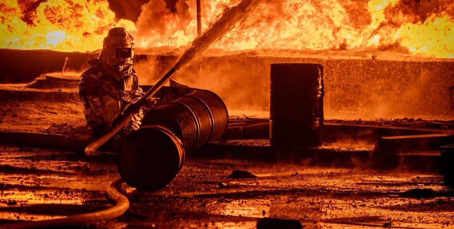 Спасатели на месте удара по Одесской области в ночь на 18 августа