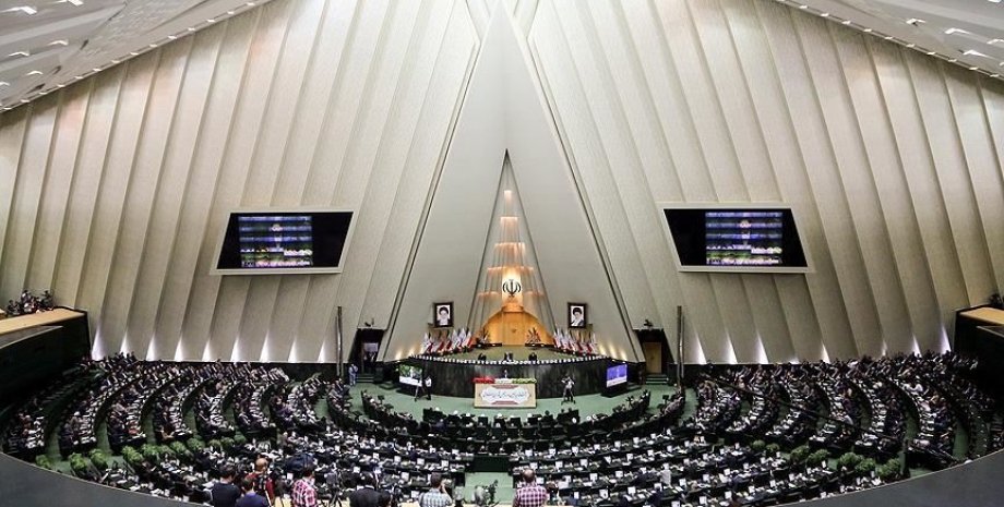 Парламент Ирана, Иран, ядерные объекты, убийство физика, ООН