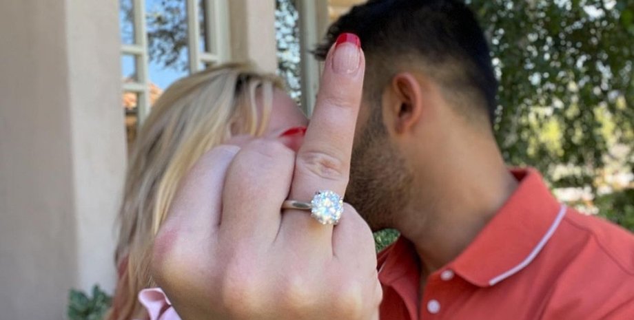 Сэм Асгари, Бритни Спирс, помолвка, кольцо с бриллиантом