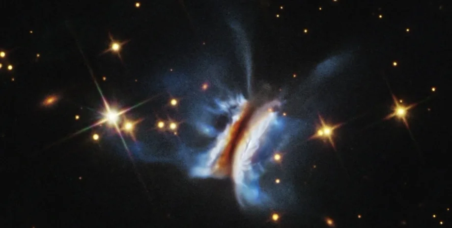 Протопланетний диск Телескоп Габбл зробив фото протопланетного диску