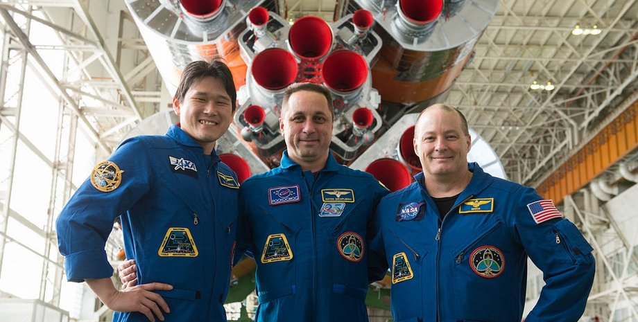 Норишиге Канаи, Антон Шкаплеров и Скотт Тингл / Фото: NASA