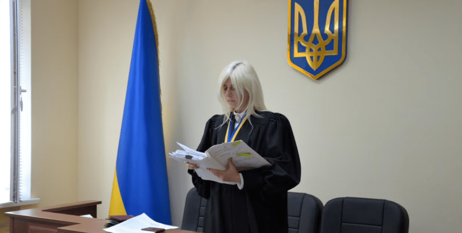 судья, Арина Литвинова