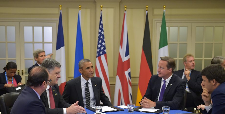 Петр Порошенко на саммите НАТО с президентами США, Франции, Италии / Фото: пресс-служба президента