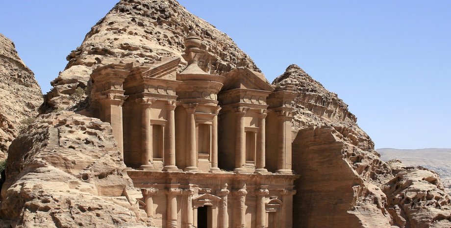 Аби-Адан, ученые, документы, тексты, Петра, история, исследования, археология, древний город, археолог, находка, наука, торговля, сад, правитель, набатейцы, свитки, Римская империя