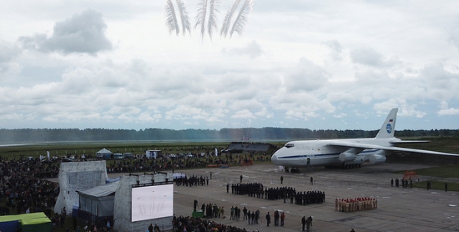 Das veröffentlichte Video zeigt, wie das russische Militär versucht, Schockdrohn...