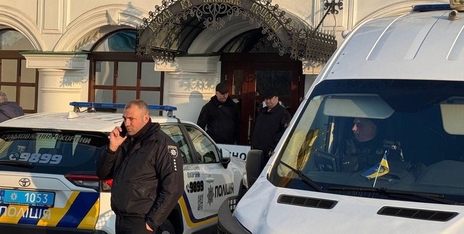 Києво-Печерська Лавра, захоплення Києва-Печерської Лаври, поліція, поліція у Києво-Печерській Лаврі, Лавра, захоплення Лаври, поліція у Лаврі