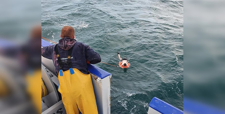 врятувався в океані, Буй, ламанш