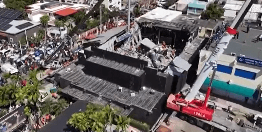 В ночном клибе обвалилась крыша