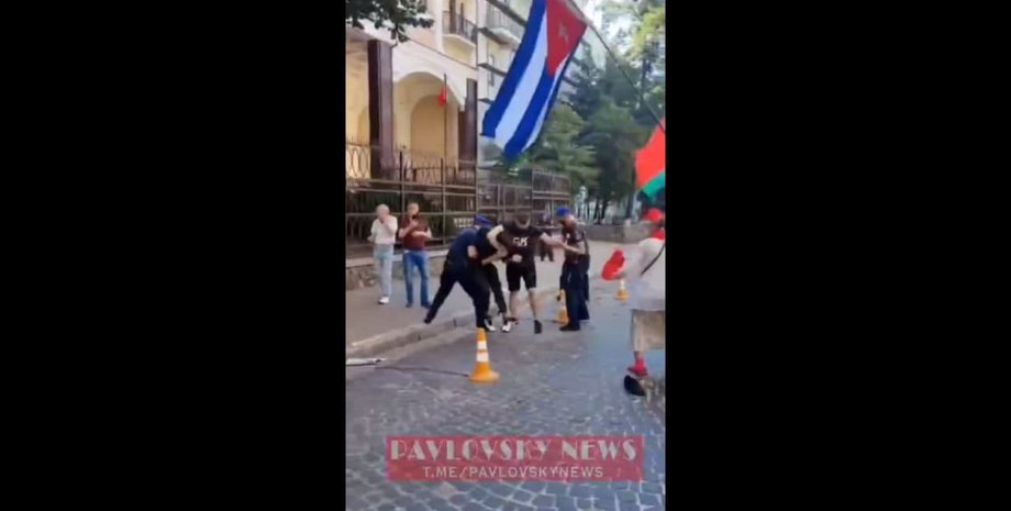 бійка, бійка в Києві, посольство Білорусі в Києві, Білорусь