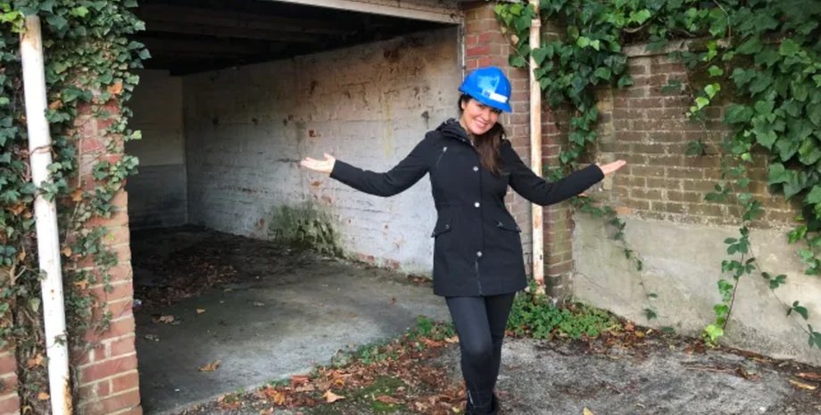 Жінка перетворила гараж на будинок, старий гараж, туалет, покинутий гараж, старі речі, ремонт старих речей, розкішний будинок, гостьовий будиночок