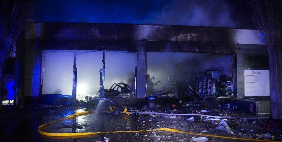 пошкоджений ударом ЗС РФ інфраструктурний об'єкт в Одесі, 17 лютого