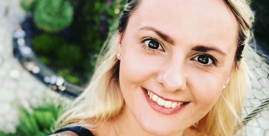 Жінка, акушерка, британка, була вагітна, втратила дитину,