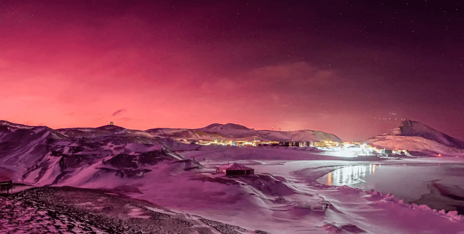 розовое небо над Антарктидой, небо над Антарктидой окрасилось, извержение вулкана Тонга, аэрозоли в атмосфере