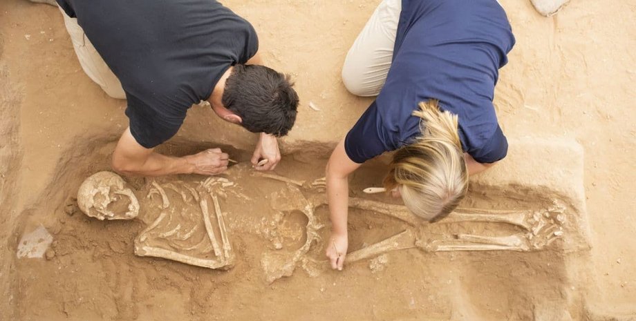 Melissa Aja/Leon Levy