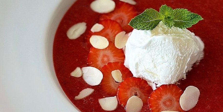 полуничний суп, десерт