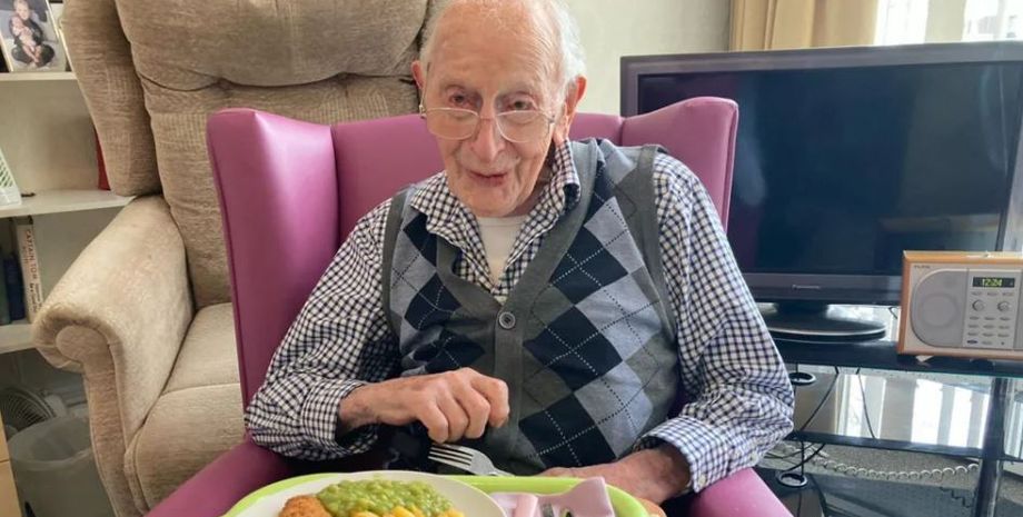 Джон Альфред Тіннісвуд, біографія найстарішого чоловіка в світі, смерть, секрети довголіття