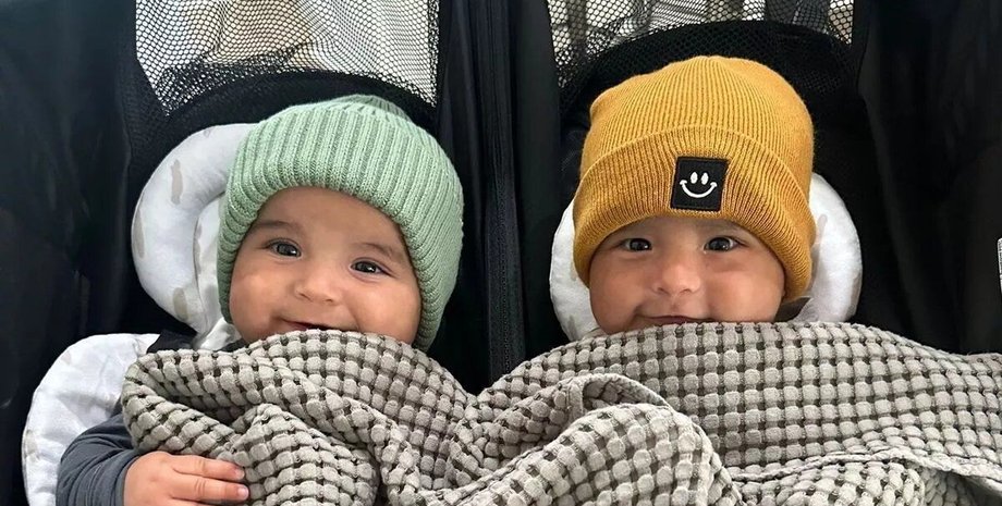 Сыновья родились с разницей в 24 дня, уникальная беременность, суррогатное материнство, дети, роды, фото, США