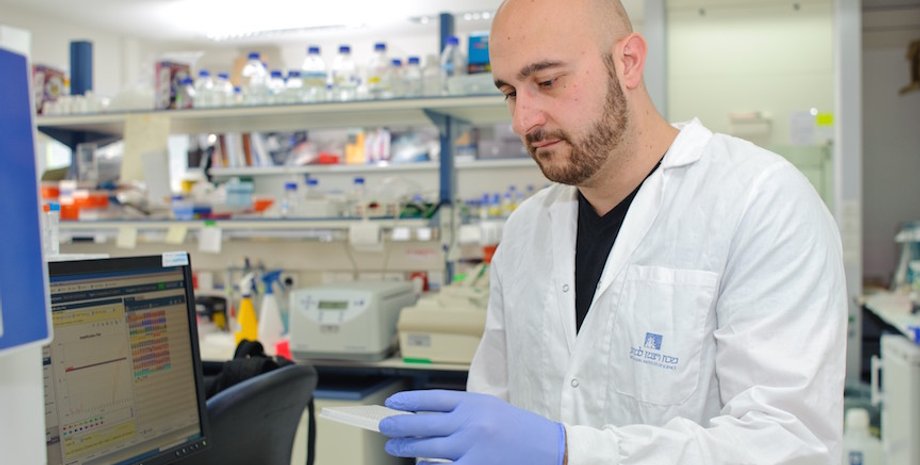 Професор Джейкоб Ханна, синтетичні ембріони, Інститут Вейцмана, механічна матка