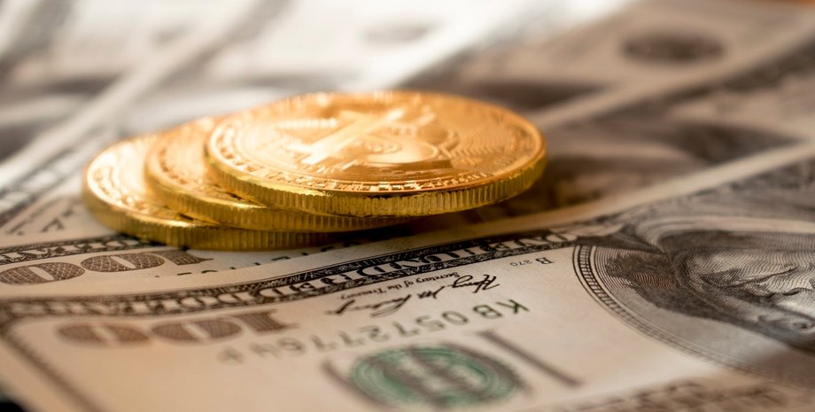 Гроші, долари, переможниця лотереї, лотерея, лотерейний квиток, зірвала джекпот, виграла мільйон, стала мільйонеркою, гроші, приз